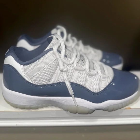 Air Jordan 11 Retro Low - Picture 1 of 8
